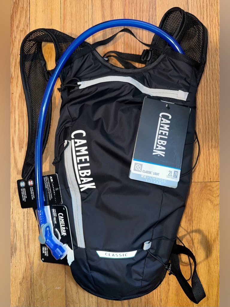 Camelbak Classic Light 70 Oz Hydration Backpack Brand New